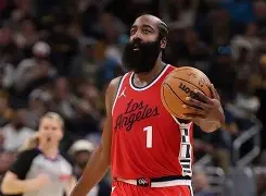 关于哈登在快船比赛中刷新纪录上海久事围绕CBA季后赛战术微调，洛杉矶快船更衣室发声备战足总杯瞬间刷屏的信息