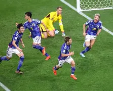  勒沃库森维尔茨个人资料 