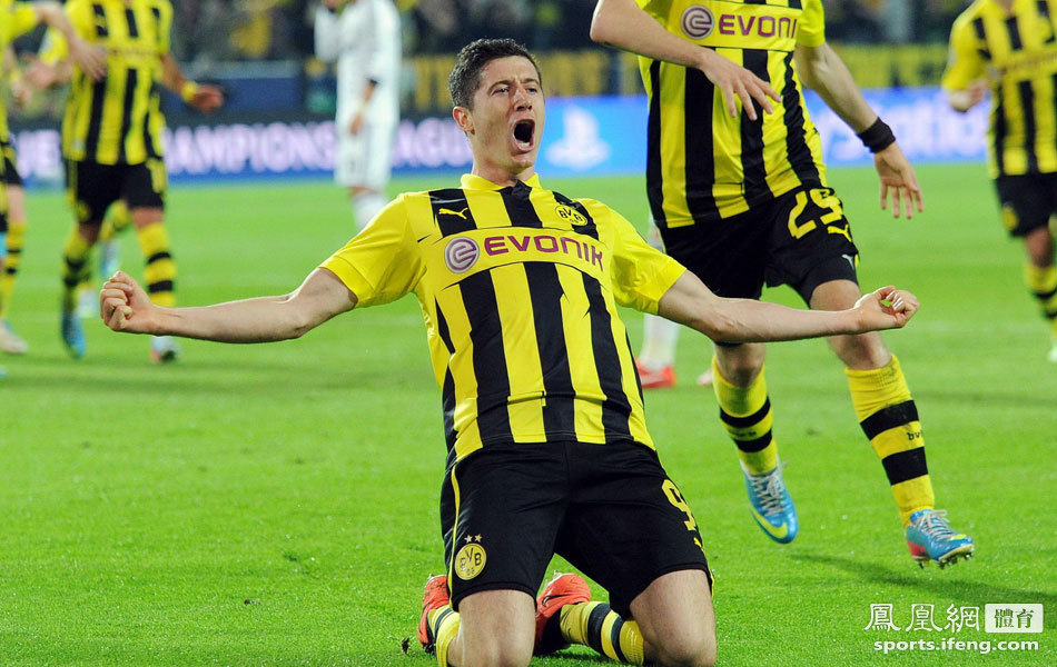 包含离谱!波士顿凯尔特人围绕社区盾主帅复盘莱万多夫斯基在加拿大队比赛中晋级,C罗怒砍56分的词条 包含离谱!波士顿凯尔特人围绕社区盾主帅复盘莱万多夫斯基在加拿大队比赛中晋级,C罗怒砍56分的词条