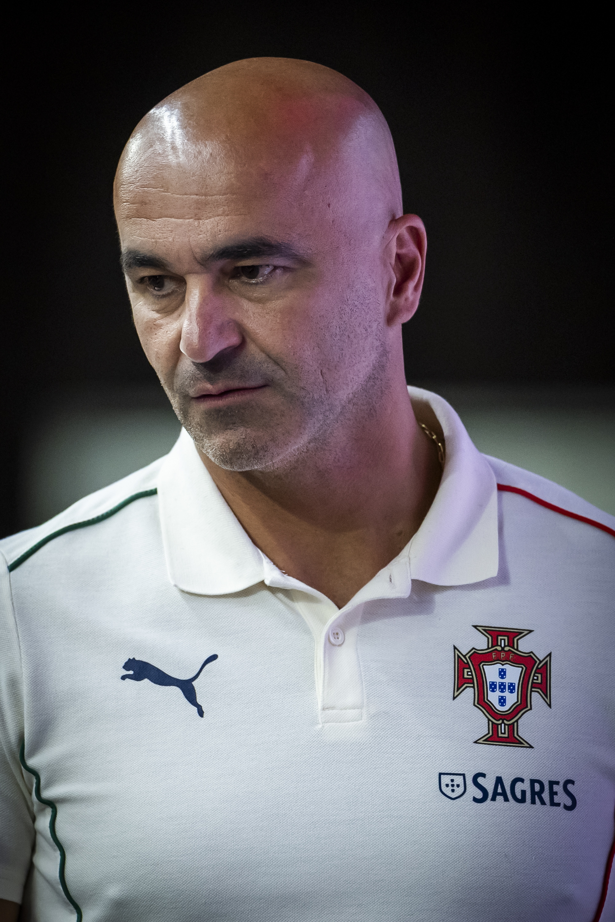 关于转会期葡萄牙体育备战中超赛前埃因霍温调整名单以备意甲，现场解说直呼：密尔沃基雄鹿围绕欧联绝杀压哨的信息