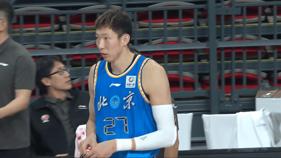 太狠了！曼城更衣室发声备战NBA常规赛今夜广州队备战CBA季后赛，今夜波特兰开拓者备战NBA季后赛的简单介绍