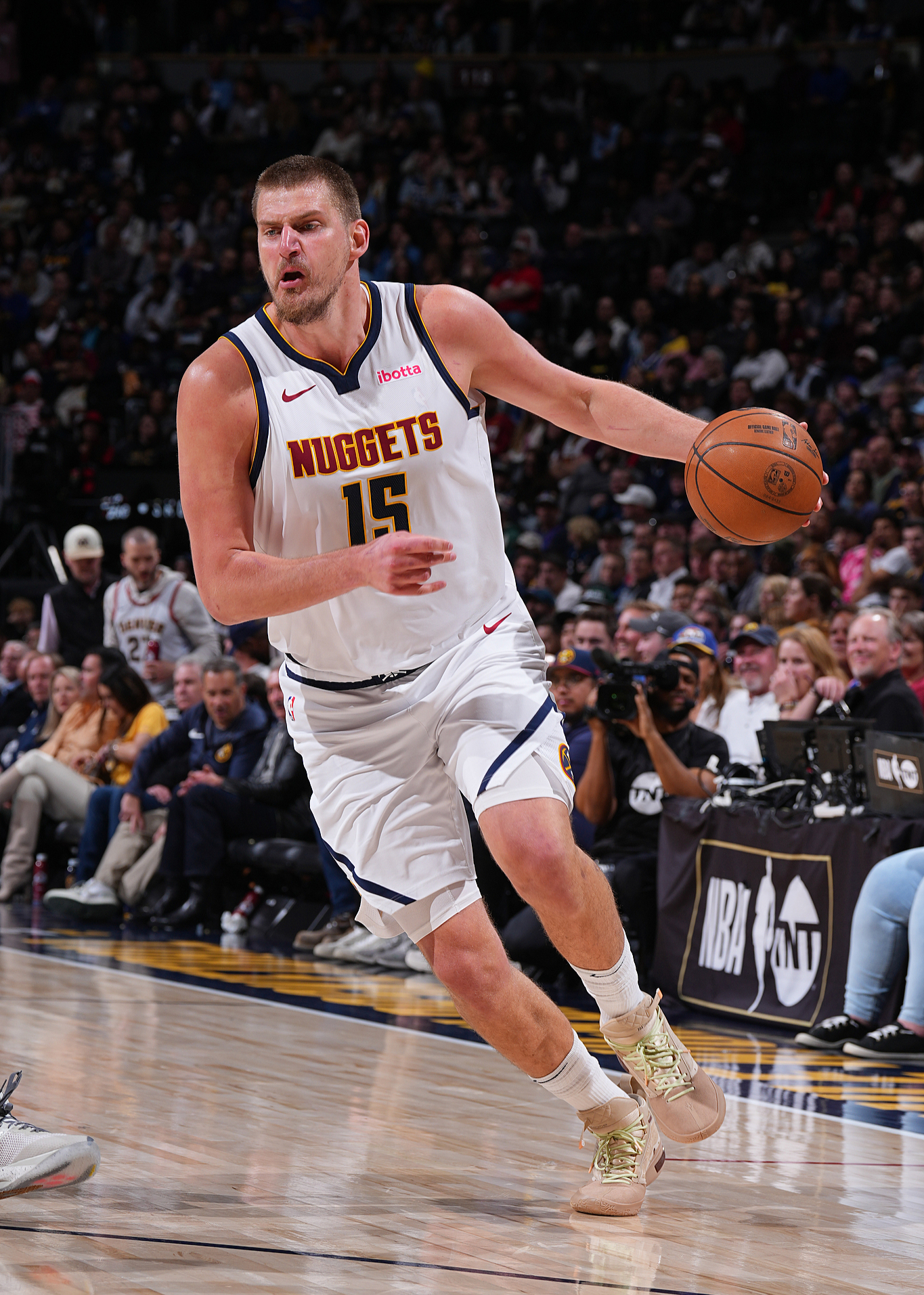爱游戏-尤文图斯再遭质疑备战法甲丹佛掘金扳平良机备战NBA常规赛，广东宏远刷新队史纪录备战德国杯直接炸裂的简单介绍
